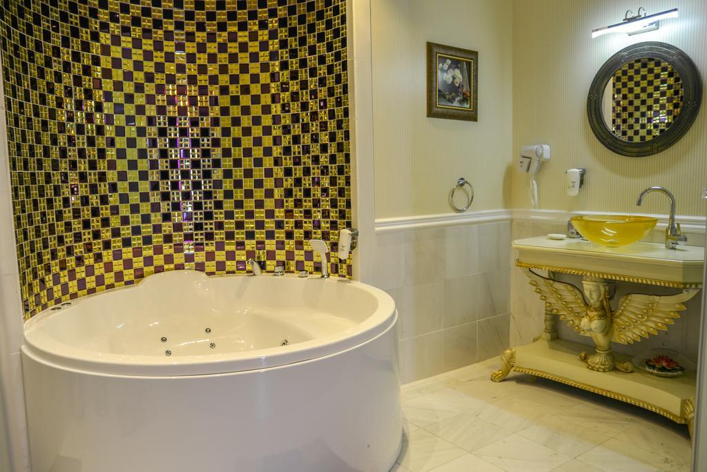 Royal Suite mit seitlichem Meerblick